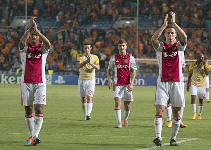 Ajax Terganjal, Feyenoord Menang Besar