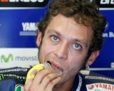 Marquez Juara Dunia, Rossi Mau Urutan 2