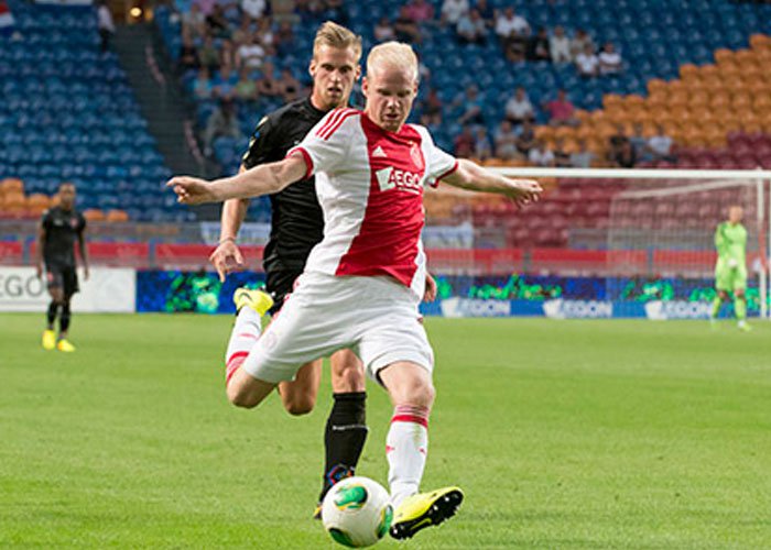 Diganjal Den Haag, Ajax Batal ke Puncak