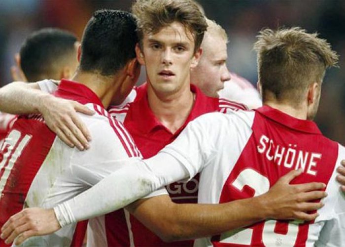 Atasi PEC, Ajax Tinggalkan Feyenoord