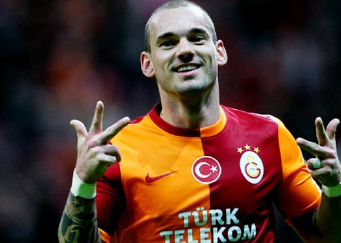 Gaji Mangkrak, Sneijder tak Lantas Teriak